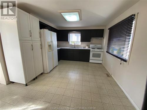 317 Earl Street, Wallaceburg, ON - Indoor Photo Showing Kitchen