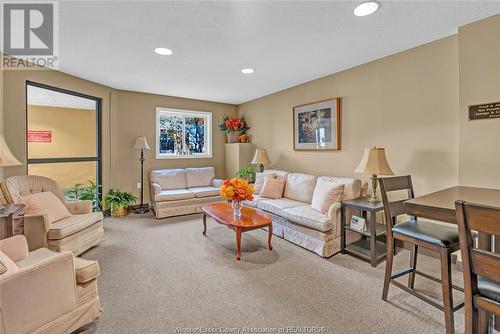 3000 Sandwich Unit# 101, Windsor, ON - Indoor Photo Showing Living Room