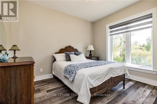 1515 Diamondview Road, Ottawa, ON - Indoor Photo Showing Bedroom