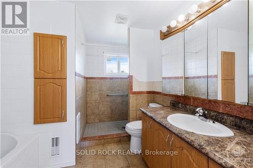 2120 Valley Street, North Stormont, ON - Indoor Photo Showing Bathroom