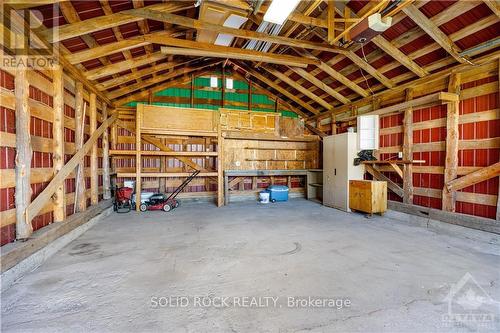 2120 Valley Street, North Stormont, ON - Indoor Photo Showing Garage