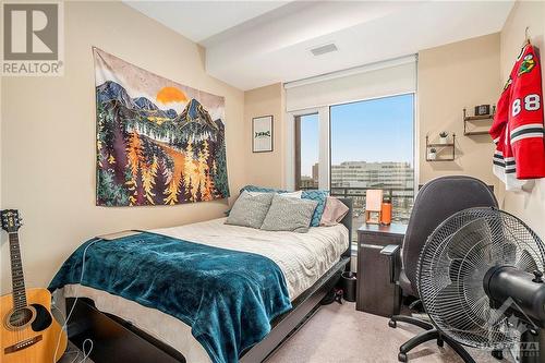 701 - 100 Roger Guindon Road, Alta Vista And Area (3602 - Riverview Park), ON - Indoor Photo Showing Bedroom