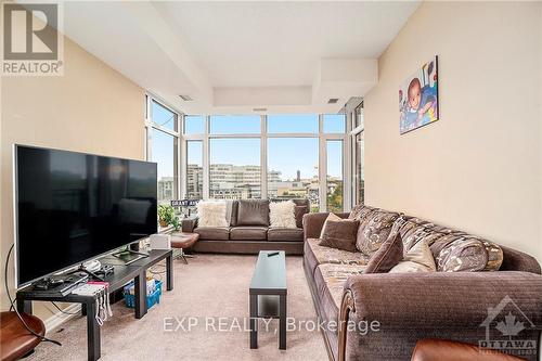 701 - 100 Roger Guindon Road, Ottawa, ON - Indoor Photo Showing Living Room