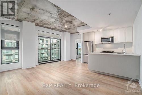 614 - 820 Archibald Street, Ottawa, ON - Indoor Photo Showing Kitchen