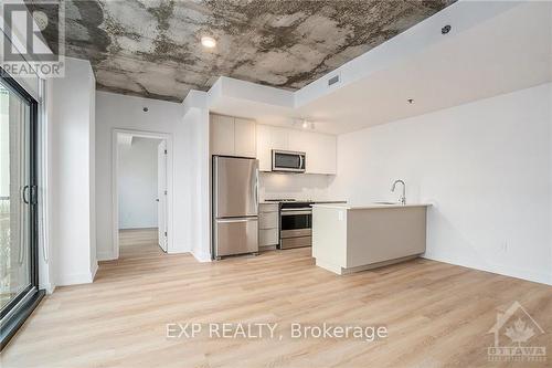 614 - 820 Archibald Street, Ottawa, ON - Indoor Photo Showing Kitchen