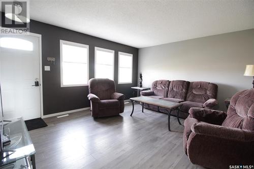 518 Gertie Street, Moosomin, SK - Indoor Photo Showing Living Room