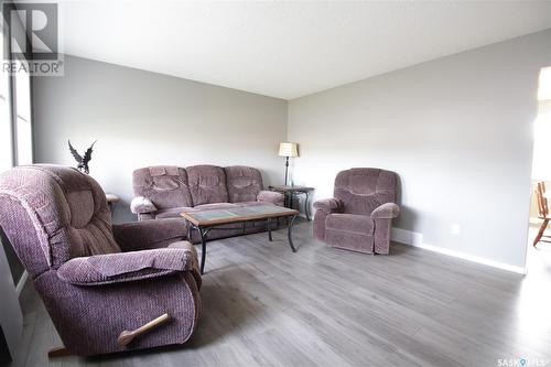 518 Gertie Street, Moosomin, SK - Indoor Photo Showing Living Room