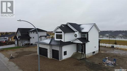 613 Weir Crescent, Warman, SK - Outdoor