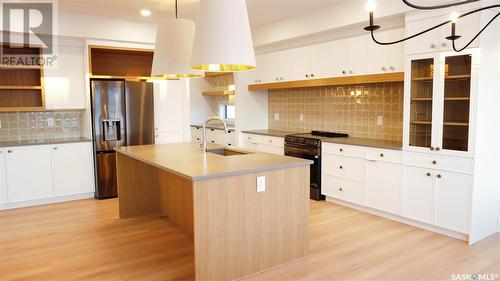 613 Weir Crescent, Warman, SK - Indoor Photo Showing Kitchen