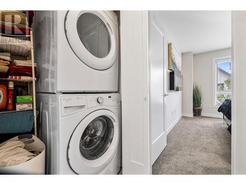 170 Celano Crescent Unit# 21, Kelowna, BC - Indoor Photo Showing Laundry Room