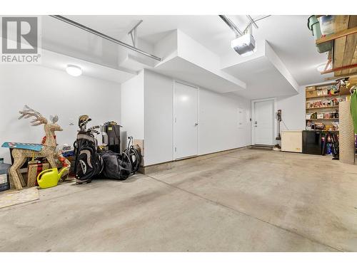 170 Celano Crescent Unit# 21, Kelowna, BC - Indoor Photo Showing Garage