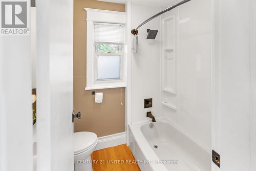 402 Mcdonnel Street, Peterborough (Monaghan), ON - Indoor Photo Showing Bathroom