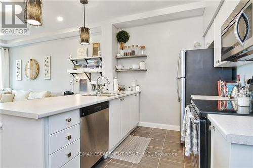 903 - 112 King Street E, Hamilton, ON - Indoor Photo Showing Kitchen