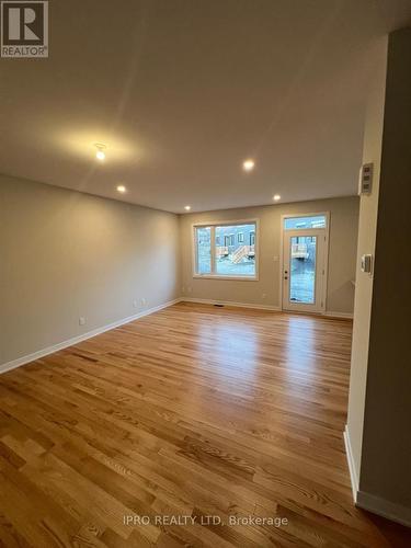 320 Falsetto Street, Ottawa, ON - Indoor Photo Showing Other Room