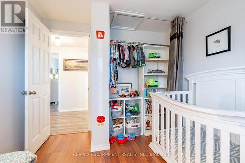 38 Golden Orchard Drive, Hamilton, ON - Indoor Photo Showing Bedroom