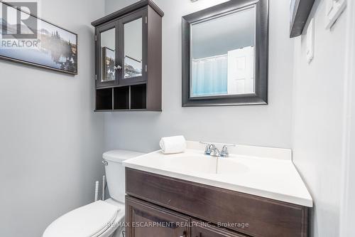 38 Golden Orchard Drive, Hamilton, ON - Indoor Photo Showing Bathroom