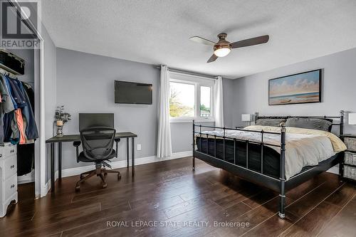 142 St Andrews Drive, Hamilton, ON - Indoor Photo Showing Bedroom