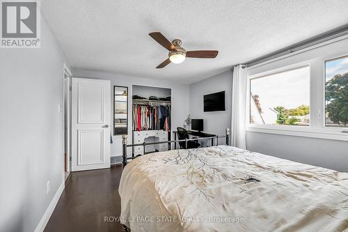 142 St Andrews Drive, Hamilton, ON - Indoor Photo Showing Bedroom