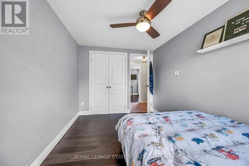 142 St Andrews Drive, Hamilton, ON - Indoor Photo Showing Bedroom