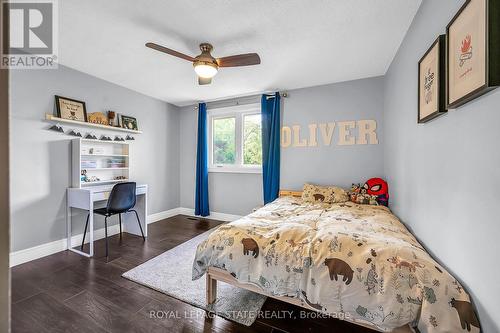 142 St Andrews Drive, Hamilton, ON - Indoor Photo Showing Bedroom