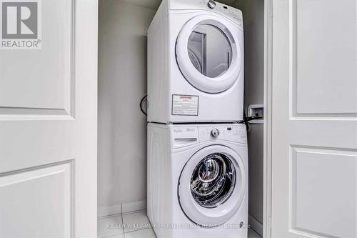 420 - 39 Annie Craig Drive, Toronto, ON - Indoor Photo Showing Laundry Room