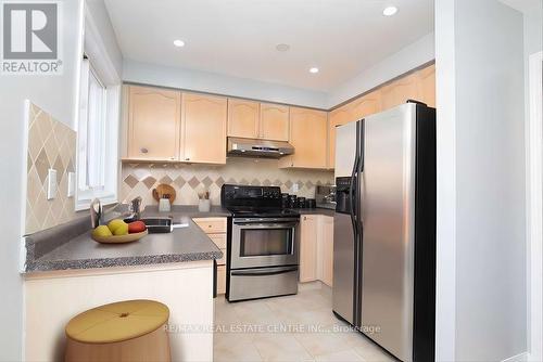 215 Brisdale Drive, Brampton, ON - Indoor Photo Showing Kitchen