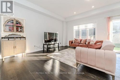 22 Sandstone Street, Cambridge, ON - Indoor Photo Showing Living Room