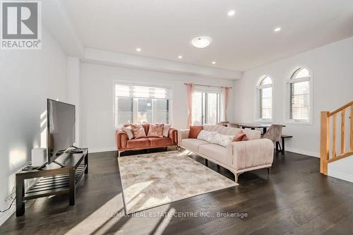 22 Sandstone Street, Cambridge, ON - Indoor Photo Showing Living Room