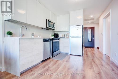 1406 - 60 Frederick Street, Kitchener, ON - Indoor Photo Showing Kitchen