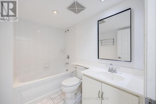 305 - 270 Wellington Street W, Toronto, ON - Indoor Photo Showing Bathroom