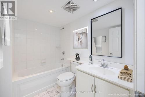 305 - 270 Wellington Street W, Toronto, ON - Indoor Photo Showing Bathroom