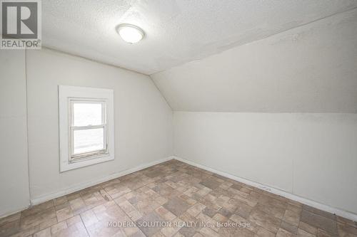 204 Sherman Avenue, Hamilton, ON - Indoor Photo Showing Other Room