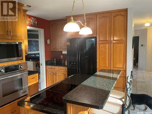 910 Braeside Place, Saskatoon, SK - Indoor Photo Showing Kitchen