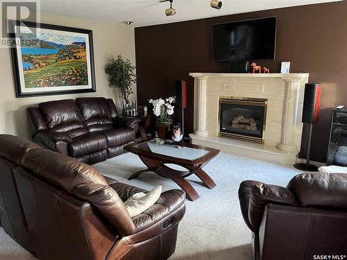 910 Braeside Place, Saskatoon, SK - Indoor Photo Showing Living Room With Fireplace