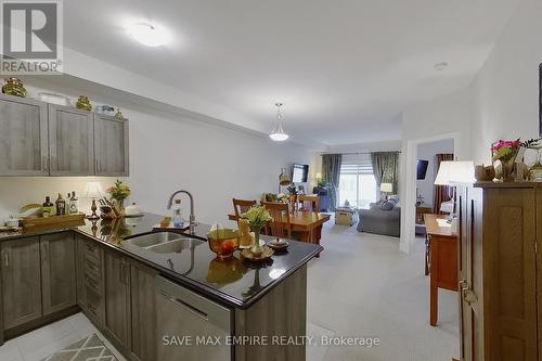 435 Williams Crescent, Fort Erie, ON - Indoor Photo Showing Kitchen With Double Sink