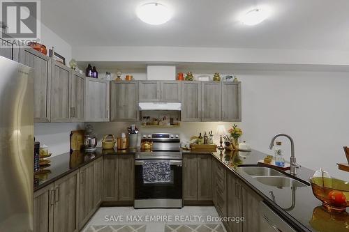 435 Williams Crescent, Fort Erie, ON - Indoor Photo Showing Kitchen With Double Sink