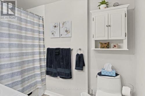 733 Victory Drive, Pickering, ON - Indoor Photo Showing Bathroom