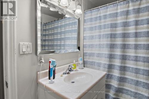 733 Victory Drive, Pickering, ON - Indoor Photo Showing Bathroom