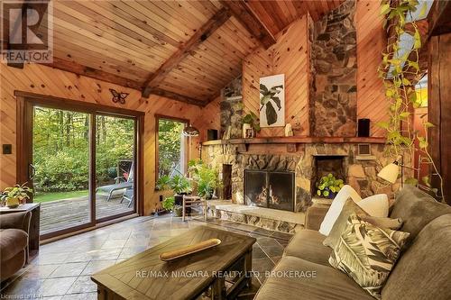 919 Sumbler Road, Pelham, ON - Indoor Photo Showing Living Room With Fireplace