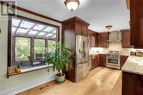 919 Sumbler Road, Pelham, ON - Indoor Photo Showing Kitchen With Stainless Steel Kitchen