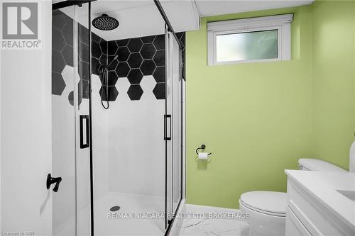 919 Sumbler Road, Pelham, ON - Indoor Photo Showing Bathroom