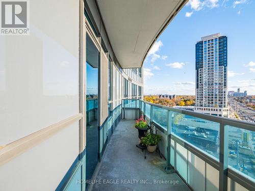 725 - 7161 Yonge Street, Markham, ON - Outdoor With Balcony With Exterior