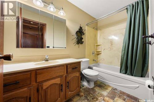 2719 Goodfellow Road, Regina, SK - Indoor Photo Showing Bathroom