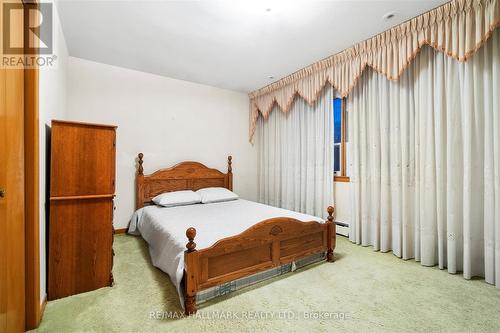 13 Hawthorne Road, Toronto, ON - Indoor Photo Showing Bedroom