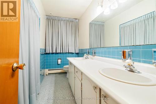 13 Hawthorne Road, Toronto, ON - Indoor Photo Showing Bathroom