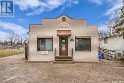 810 L AVENUE S  Saskatoon, SK S7M 2J1