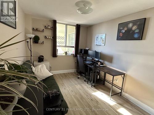 2810 - 5 Massey Square, Toronto, ON - Indoor