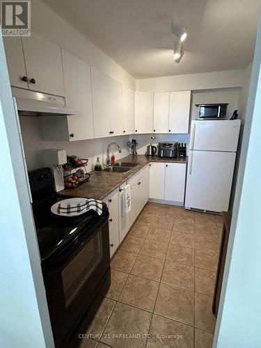 2810 - 5 Massey Square, Toronto, ON - Indoor Photo Showing Kitchen With Double Sink