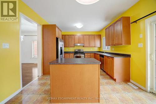 31 Peacock Crescent, Ajax, ON - Indoor Photo Showing Kitchen