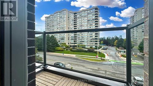 841 Clark Avenue W, Vaughan, ON - Outdoor